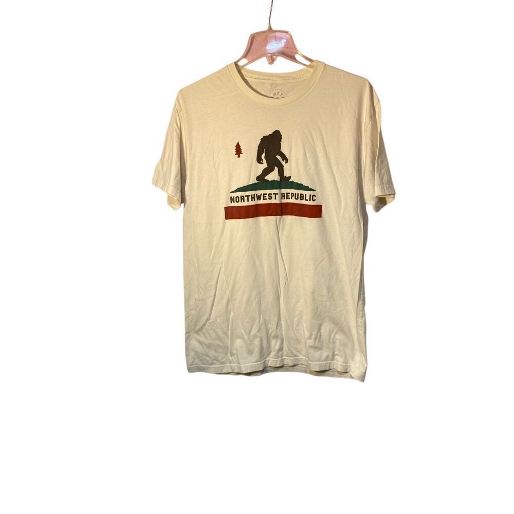 Symmetries men’s Northwest republic, short sleeve, T-shirt, size large